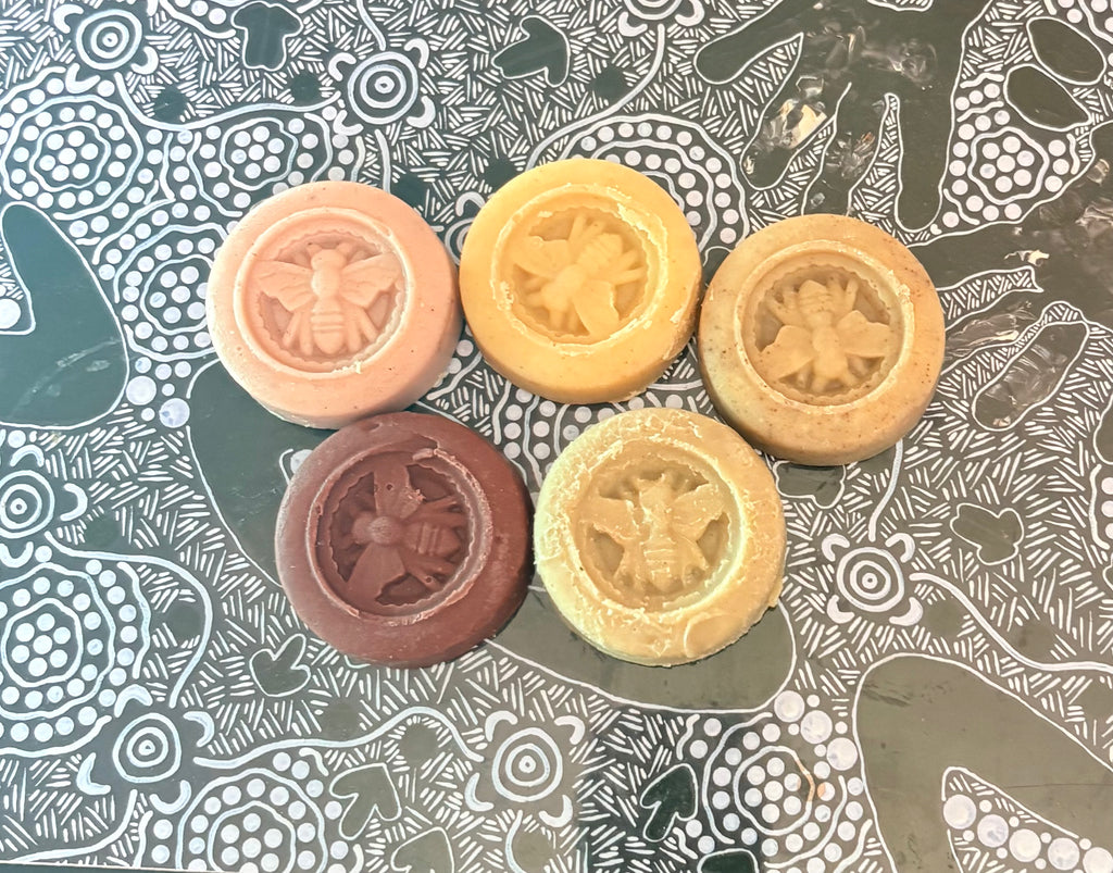 Signature set sample box